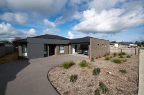 Albatross Retreat, Inverloch